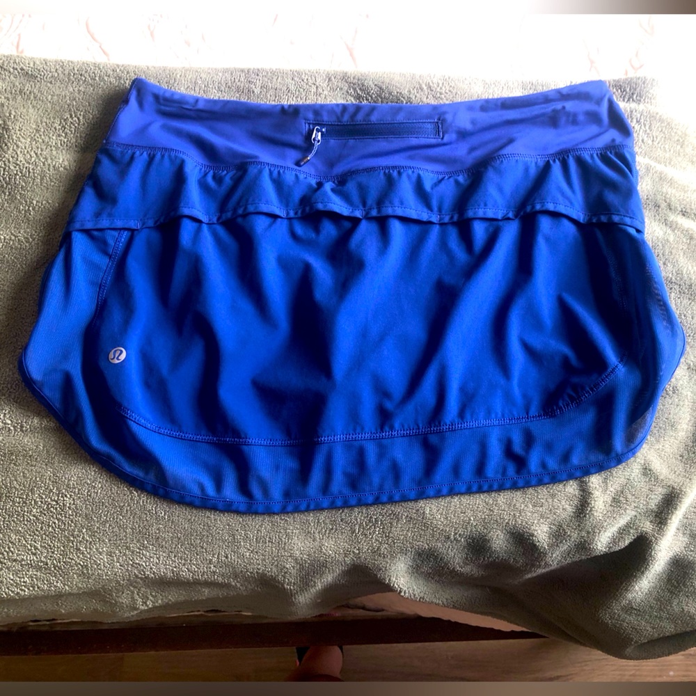 Blue lululemon tennis skirt. Size 8 lightly worn.